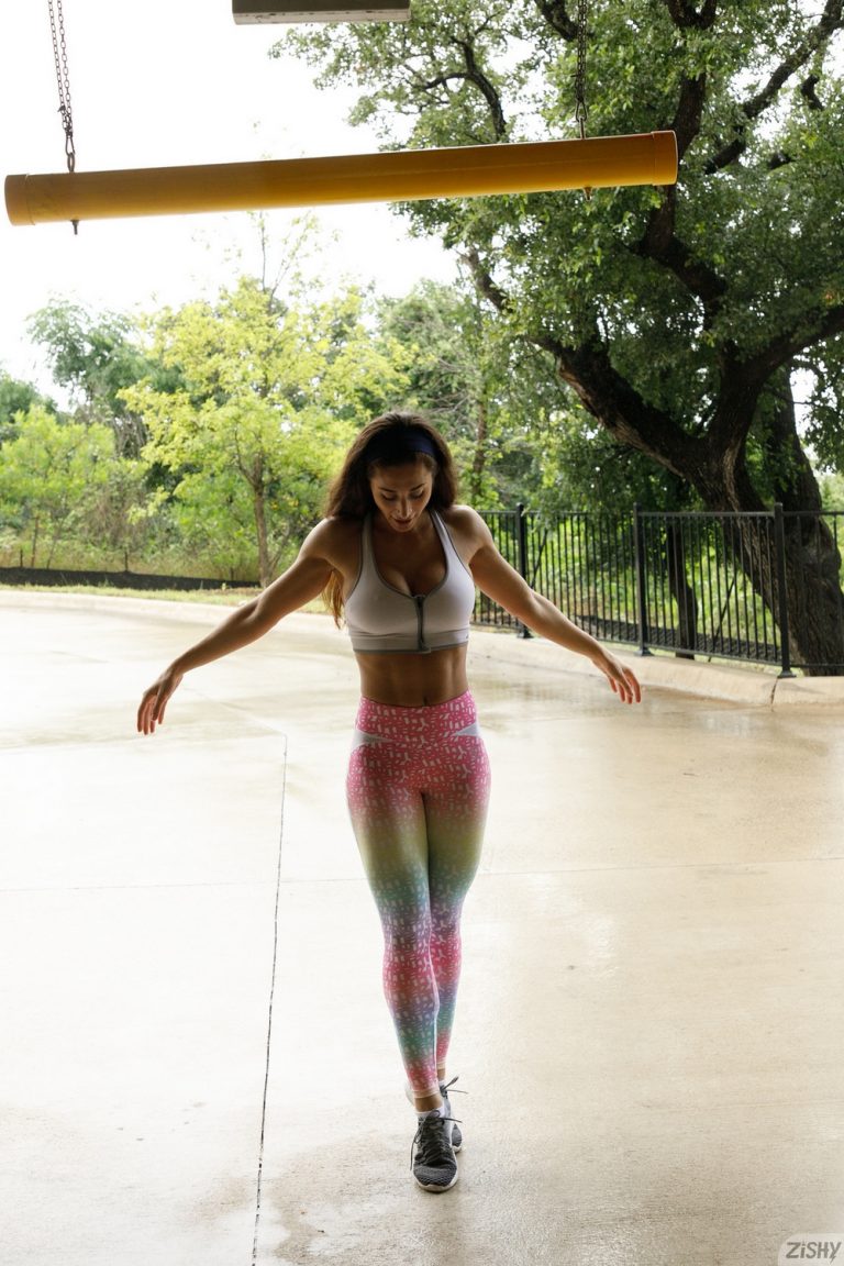 vyness_lucero25 Muscle Girls